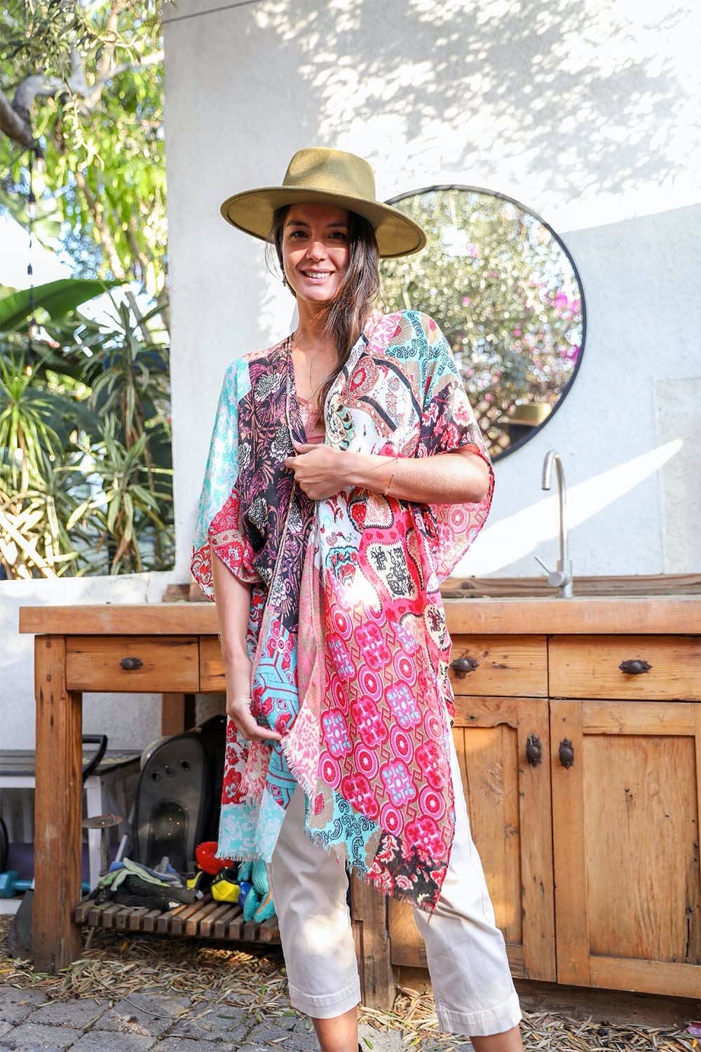 Colorful bohemian kimono with floral patchwork - fluid style: Mint